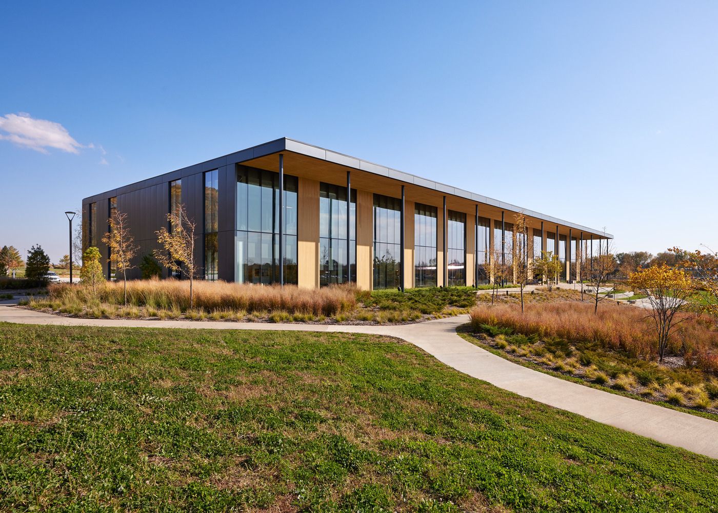 Oaks on Grand Office